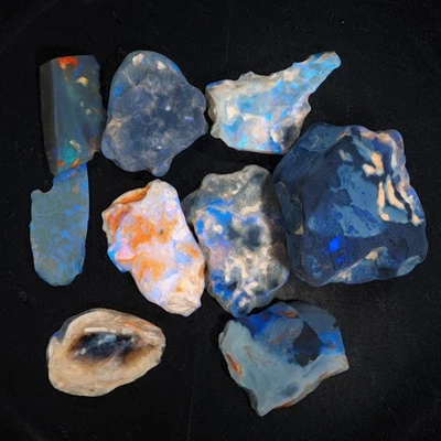 HERMOSO PAQUETE DE 168ct de calidad Lightning Ridge ópalo negro áspero + frota 9 piezas #2 Foto 1 de 4