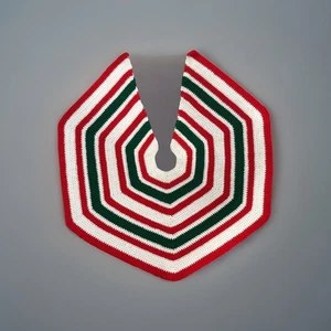 Vintage Crochet Christmas Tree Skirt Red, Green & White Hexagon Nostalgic - Picture 1 of 5