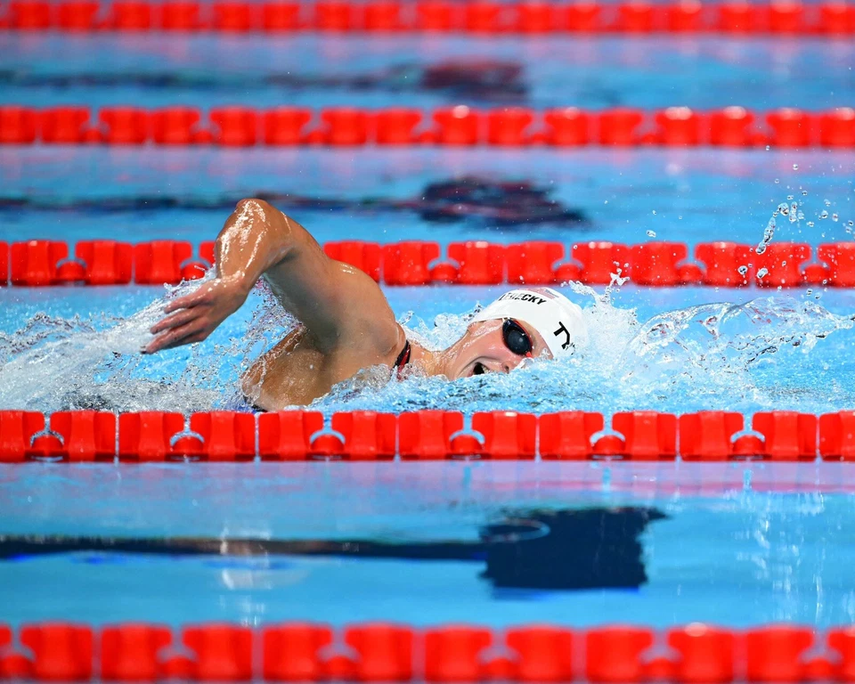 Foto 8x10 KATIE LEDECKY 2024 Juegos Olímpicos de París Natación Campeona Mundial Oro EE. UU. Foto 1 de 1