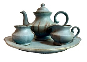 VTG Blue Mountain Pottery Blue Tea Set Teapot Creamer & Sugar & Tray BOHO Canada - Picture 1 of 16