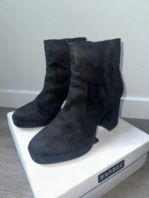 Botas de tacón de gamuza sintética negras  Foto 1 de 3