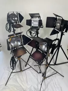 LOWELL DP OPEN FACE LIGHTS - SET OF 5 WITH SPARE BULBS - Picture 1 of 7