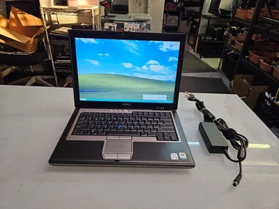 Laptop Dell Latitude D620 Core 2 Duo 1 GB RAM 500 GB HDD Windows XP Pro SP3 Foto 1 de 4