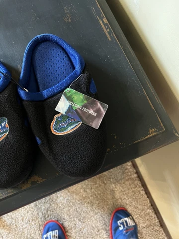 Florida Gators Slippers Size 7-8 Cover