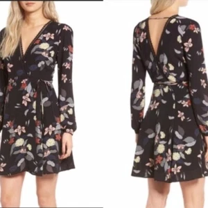 ASTR the label Long Sleeve Wrap Dress Black Floral Extra Small XS Open Back NWT - Picture 1 of 10