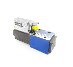 BOSCH 0811404752 -NEW- PROPORTIONALVENTIL 4WRPE 10 EAA 80SJ-2X/G24K0/M-797 - Picture 1 of 6