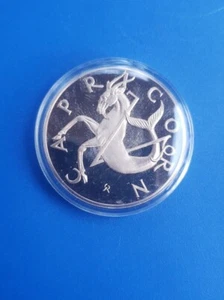 Vintage Gold Tone Capricorn Zodiac Horoscope Coin Token In Case - Picture 1 of 4