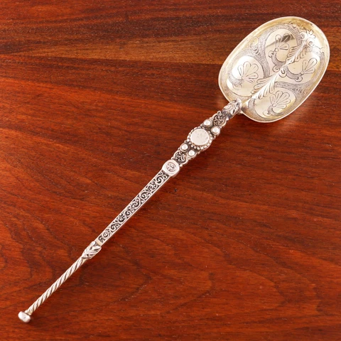 LARGE WAKELY & WHEELER STERLING SILVER CORONATION SPOON ELABORATELY ENGRAVED Cover
