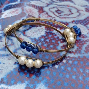 Juego de 2 pulseras brazalete vintage con cuentas envueltas en alambre azul imitación perla - Imagen 1 de 7