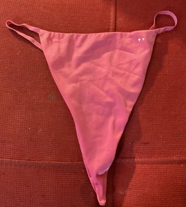 VINTAGE VICTORIA'S SECRET SEXY SEIDIG SATIN 2009 TANGA HÖSCHEN Lrg Neu mit Etikett - Bild 1 von 3