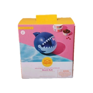 Pelota de Playa Tiburón LED Inflable Activada por Movimiento Sun Squad 17.5" Edades 3+ - Imagen 1 de 3