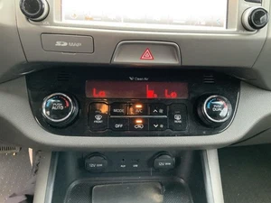 OEM Climate Control Heat/AC  Automatic   14-16 SPORTAGE 139633 - Picture 1 of 12