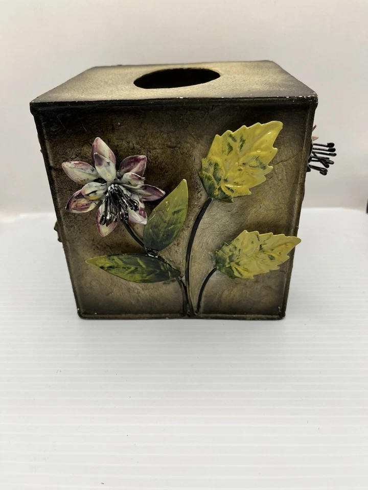 Soporte para caja de pañuelos de metal ornamentado con hojas de metal 3D y plástico ámbar muy único Foto 1 de 4