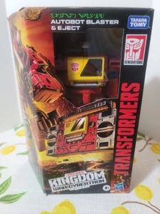 Transformers Kingdom Autobot Blaster & Eject War for Cybertron Trilogy - NEW - Picture 1 of 4