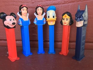 PEZ Spender Mickey Mouse Schneewittchen Donald Duck Wonder Woman Batman 6 Stück - Bild 1 von 2