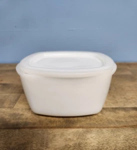 Vintage Fire King White Milk Glass Oven Refrigerator Ware 4” Dish MCM Lid - Picture 1 of 4