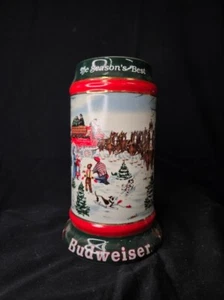 Taza Stein de cerveza navideña Anheuser-Busch Budweiser 1991 "The Season's Best" - Imagen 1 de 7