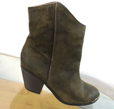 Botas al tobillo Fergie Western de cuero nobuck verde para mujer talla 6,5 Foto 1 de 4
