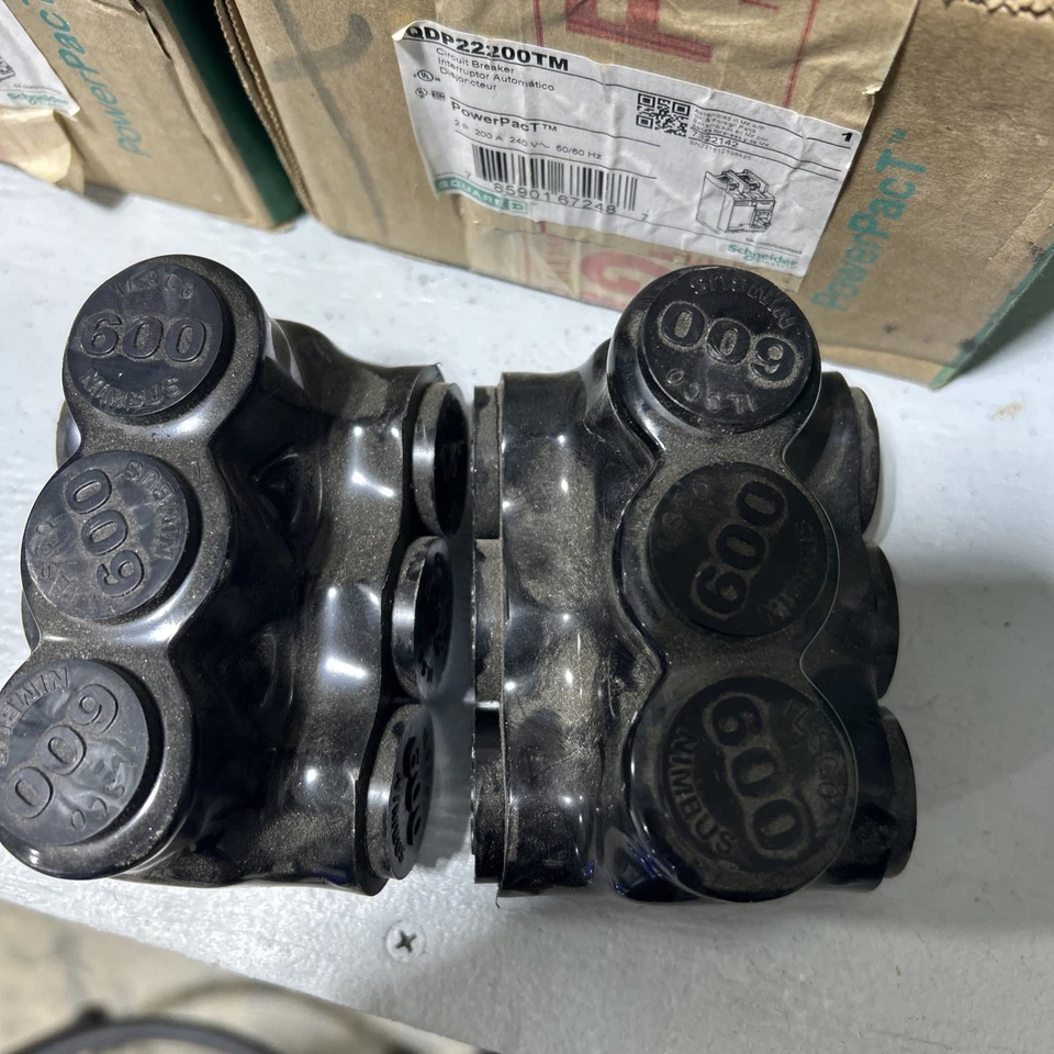 Ilsco 600 Kcmil 2- 3 Port Terminal Block Lot of 2 New Surplus - Image 1 of 2