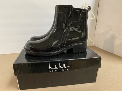 BOTAS DE LLUVIA NICOLE MILLER, GOMA AL TOBILLO, Talla. 7M, NEGRO, NUEVO EN CAJA Foto 1 de 4