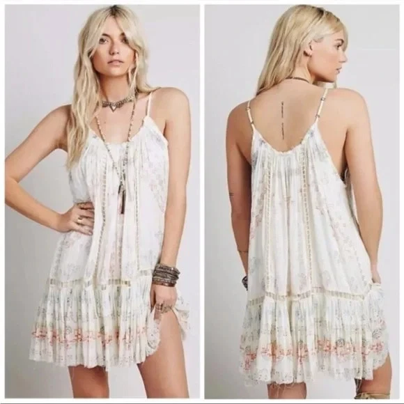 Mini Vestido Free People FP Un Volantes Parte Inferior XS Marfil Boho Fluido Dobladillo Crudo Festival Foto 1 de 4