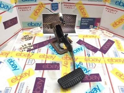 2004 2005 2006 2007 2008 2009 MITSUBISHI GALANT * Pedal de freno con montaje + sensor  Foto 1 de 4