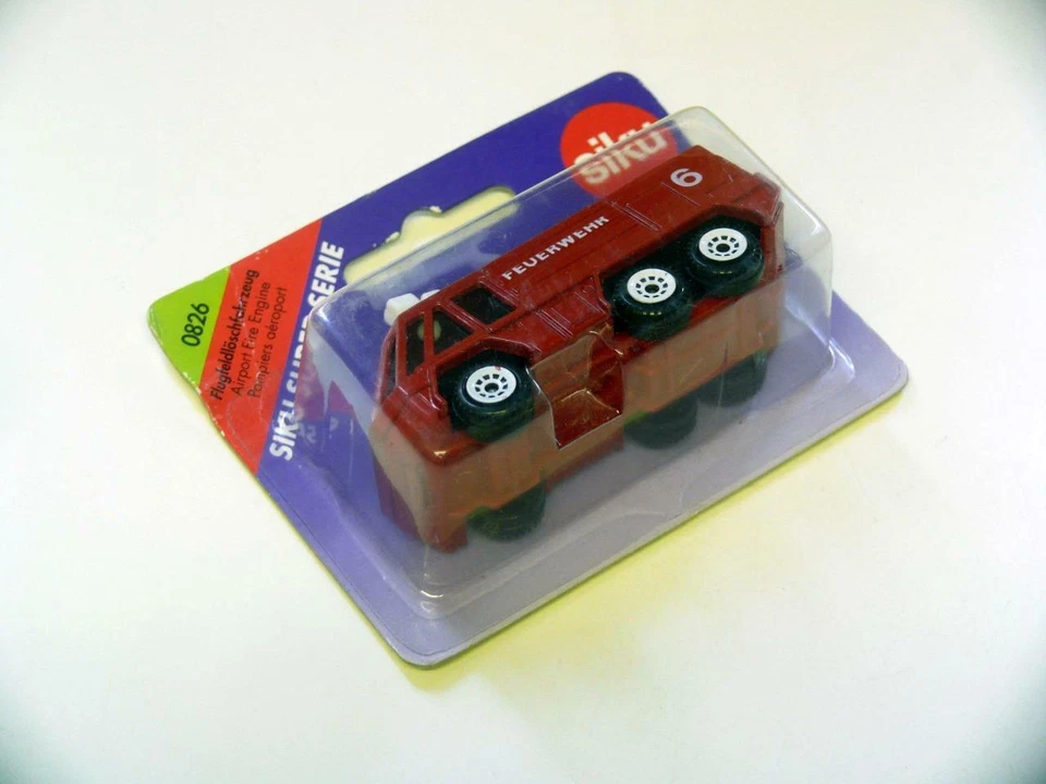 Siku ~ Airport Fire Engine ~ 0826 ~ Unopened on Card / NEW - Image 1 of 1