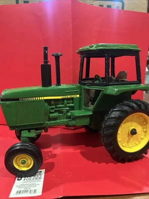 ERTL Tractor John Deere 1/16 Scale Model 4450 No Box-Nice Condtion - Image 1 of 4