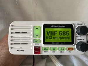 West Marine VHF585 Marine Radio - Zdjęcie 1 z 11