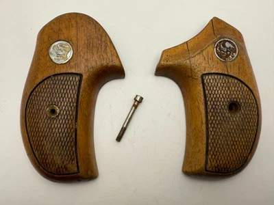 Sile Checkered Wood Target Grips For Smith & Wesson J Frame Round Butt S&W - Image 1 of 3