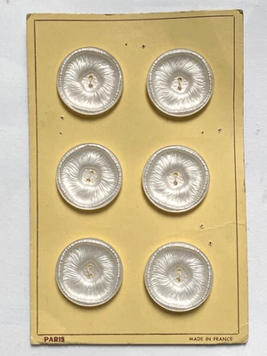 Lot de 6 boutons 34 mm vintage - Plastique blanc strié - Photo 1/4