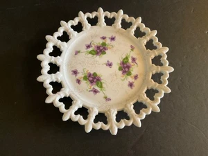 Vintage Porcelain Sweet Violets 8" HP Plate Fleur De Lis Lattice Border NW B1 - Picture 1 of 5