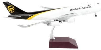 Boeing 747-400F Aviones Comerciales UPS Servicios Mundiales Blanco y Marrón 1/200 Foto 1 de 4