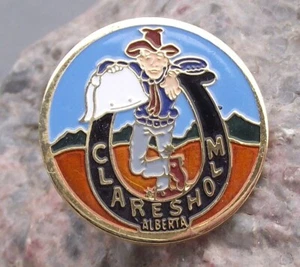 Claresholm Alberta Lucky Horse shoe Cowboy Logo Canada Canadian Pin Badge - Picture 1 of 2