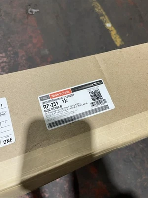 Ventilador de refrigeración del motor original Ford Motorcraft RF231 8L8Z-8C607-B nuevo Foto 1 de 2