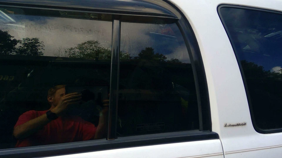 1999 - 2005 Suzuki Grand Vitara Rear Door Vent Glass LH Driver Privacy Tint OEM - Image 1 of 1