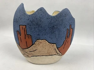 Southwest Desert Pottery Vase Deserts - Picture 1 of 9