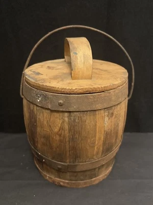 Винтажная деревянная бочка с металлическими лентами, проволочной ручкой и крышкой деревенский кухонный декор столешница - Изображение 1 из 4