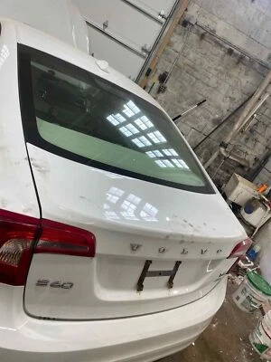 Used Deck Lid fits: 2015 Volvo S60 w/o spoiler w/rear view camera keyless igniti Foto 1 de 4