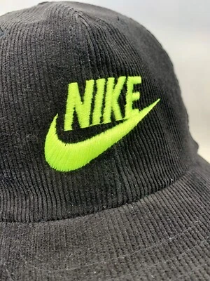 Gorra vintage Nike pana Yupoong Snapback gorra negra amarilla logotipo bordado Foto 1 de 4