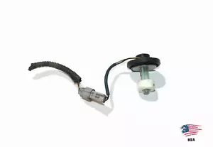 Lexus RX300 1999 2000 cilindro maestro de freno tapa de depósito de botella de líquido con sensor - Imagen 1 de 3