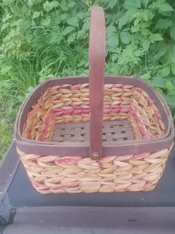 vintage antique wicker baskets. Three colors, strong handle Cover