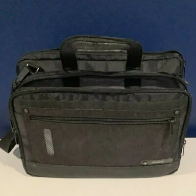 Estojo Targus® Revolution Topload TSA, 16", 5 1/4 x 16 x 23 1/4, preto - Imagem 1 de 4