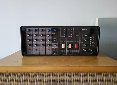 Preamplificador mezclador de audio DJ Ramsa Panasonic WR-M10A de colección Foto 1 de 4