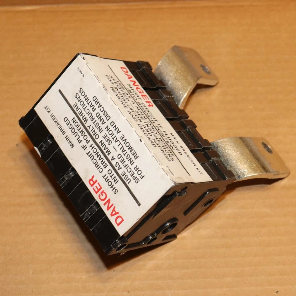 Um novo disjuntor principal Siemens ITE EQ9484 2 polos 225 amp WT#41 - Imagem 1 de 1