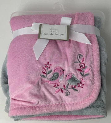 罕见 HTF 全新带标签 考拉 婴儿 粉色和灰色 鸟鸟 毛绒 丝绒 Velboa 毛毯 — 第 1/4 张图片