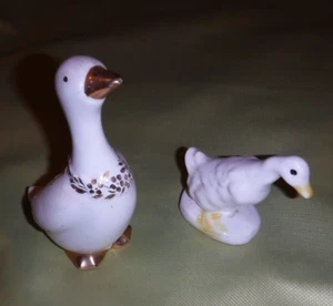 2 GEESE WHITE & GOLD 1 IS A SALT SHAKER ; Ceramic Country Goose Salt - Picture 1 of 4