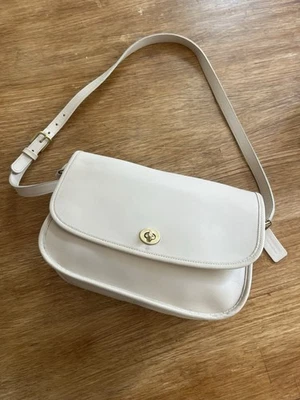 Coach City Bag Vintage Cream Bone Kisslock Crossbody Shoulder Bag 🌼 - Image 1 of 4