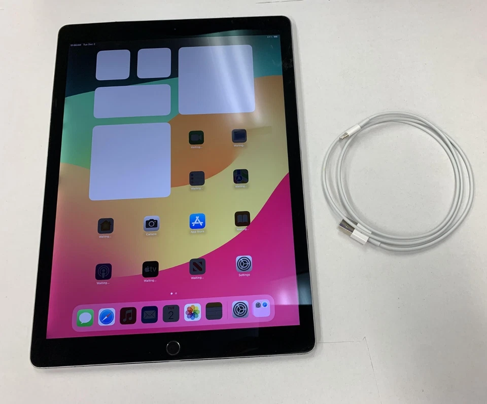 Apple iPad Pro 2nd Gen. 64GB, Wi-Fi, 12.9 in - Space Grey - iOS 17 - B/C - Image 1 of 3