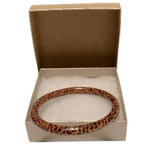 Dünnes abgerundetes Holzarmband mit Gepardenmuster - Bild 1 von 9